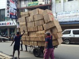 Transport de boîtes à Colombo
