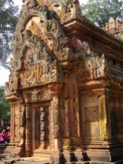 Linteaux de Bantaey Srei, Angkor, Cambodge