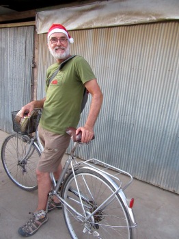 Robert et son vélo, un naturel! Battambang, Cambodge
