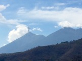 El Fuego est un volcan toujours actif près de la ville d'Antigua, Guatemala.