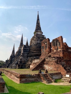 Des chedis du Wat Phra Si Sanphet sont toujours aussi majestueux. Ayutthaya, Thaïlande.